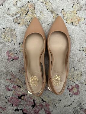 Vince Camuto Pointed Toe Slingback Pumps in Nude Tan size 10, EUC